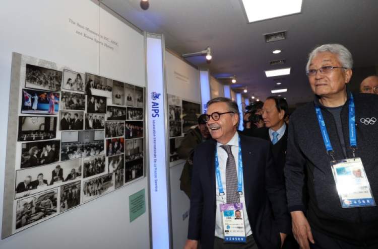 [PyeongChang 2018] NK IOC member says he was touched by joint march of two Koreas' athletes