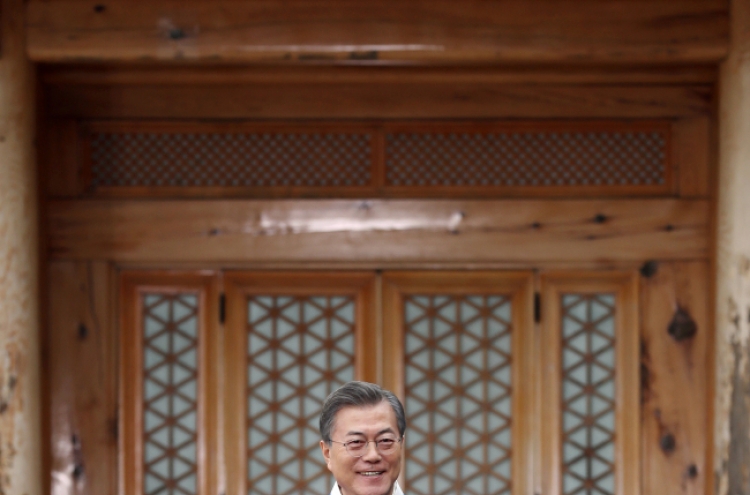 Moon offers Lunar New Year's greetings to citizens