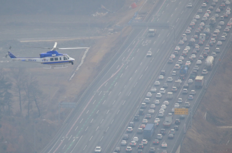 'Seol' exodus in full swing, highways clogged