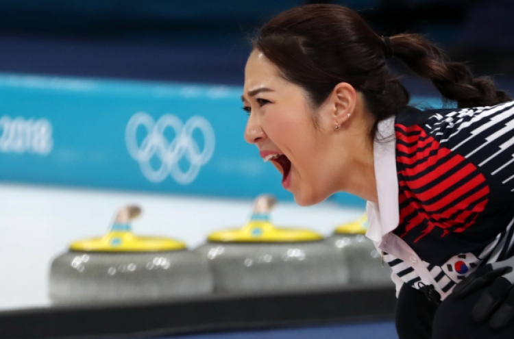 [Newsmaker] S. Korean 'curleesis' score surprise wins against Canada, Switzerland