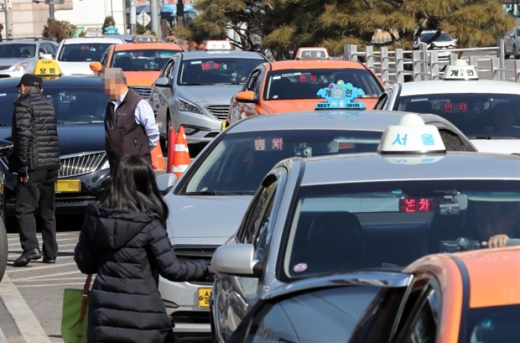 Seoul considers taxi fare hike in July