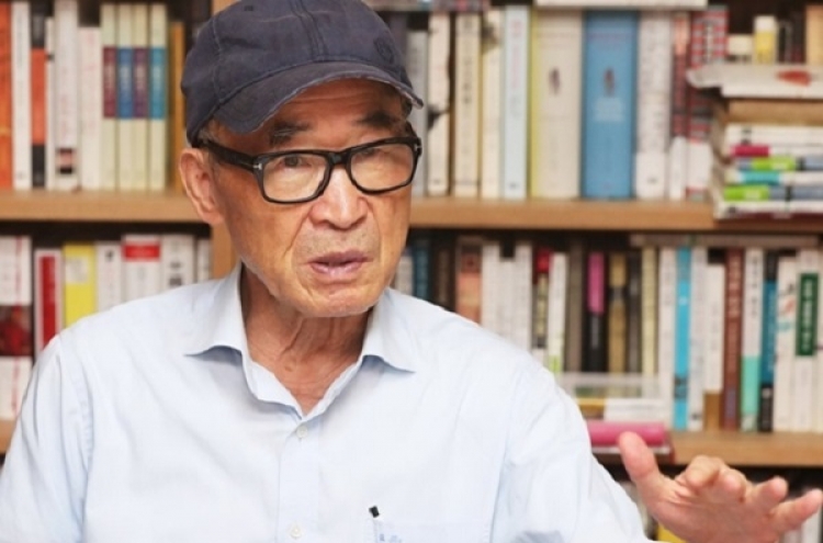[Newsmaker] Govt. seeks to take Ko Un’s poetry out of textbooks amid sexual misconduct allegations