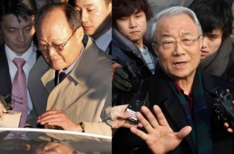 Prosecutors raid properties of Lee's former aides in corruption probe
