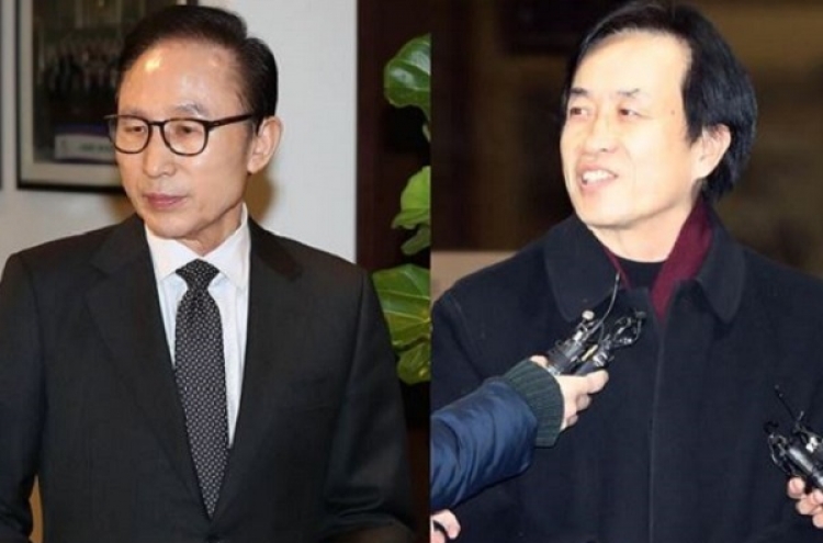 Ex-President Lee cornered as key aides turn their backs