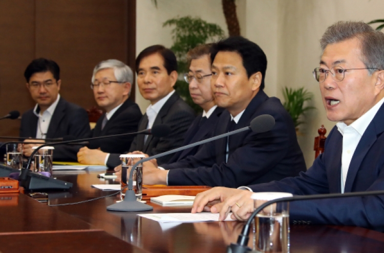 Moon seeks stronger ties with Vietnam, UAE on trip