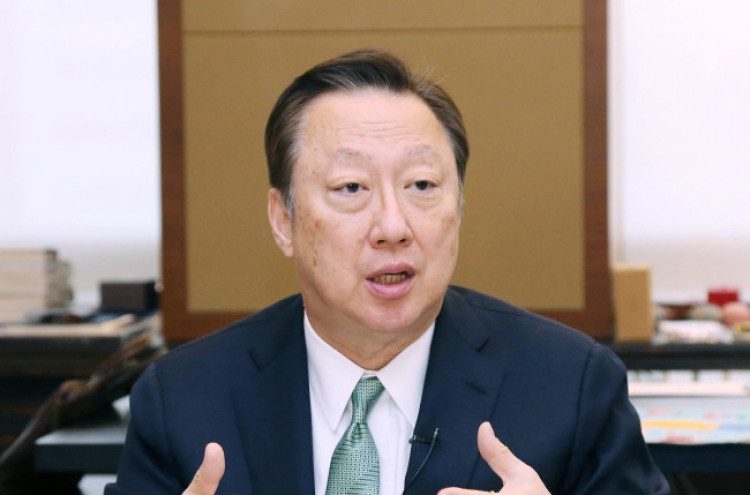 Park Yong-maan re-elected as KCCI chairman