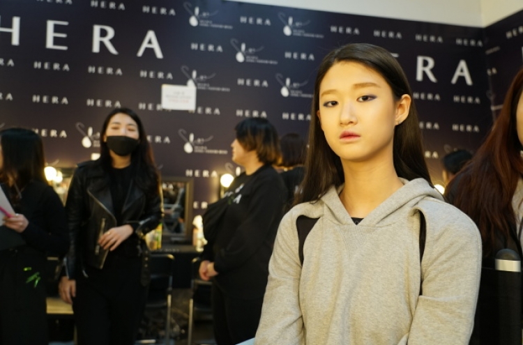 [Video] Backstage of the 2018 fall-winter HERA Seoul Fashion Week