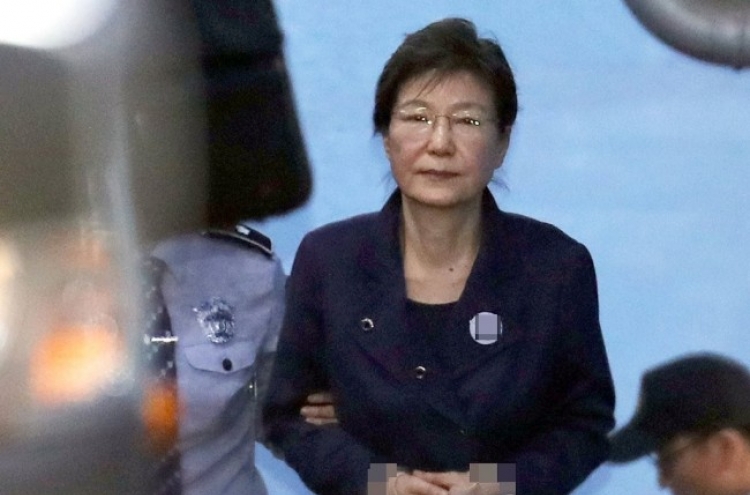 박근혜, 오늘 1심 선고 불출석…피고인 없이 궐석재판 중계
