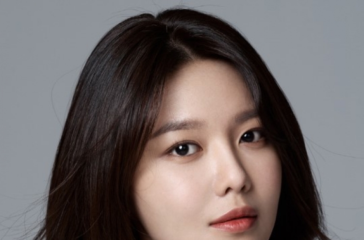 Choi Soo-young to star in novel-based film