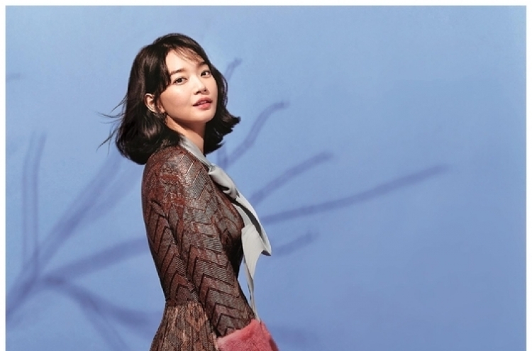 Korean department stores break off contracts with Korean actresses