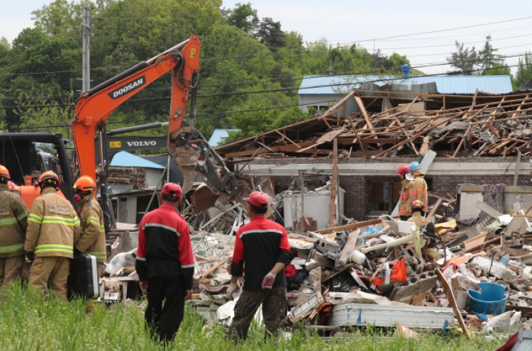 양주서 LP가스 폭발로 2명 사망…주택 4채 파손