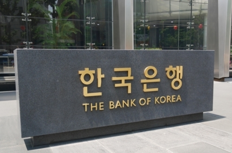 Trade protectionism, household debt endanger S. Korean financial system: poll