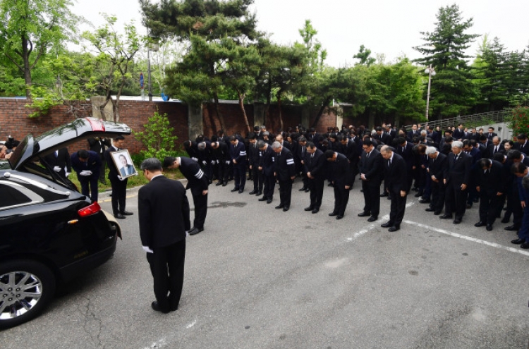 [Photo News] LG Chairman Koo Bon-moo is laid to rest