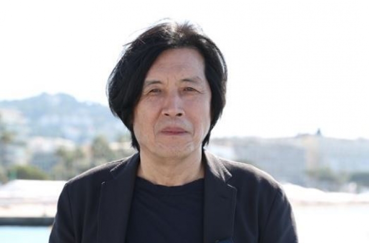 [Herald Interview] Lee Chang-dong throws questions, not messages, with his films