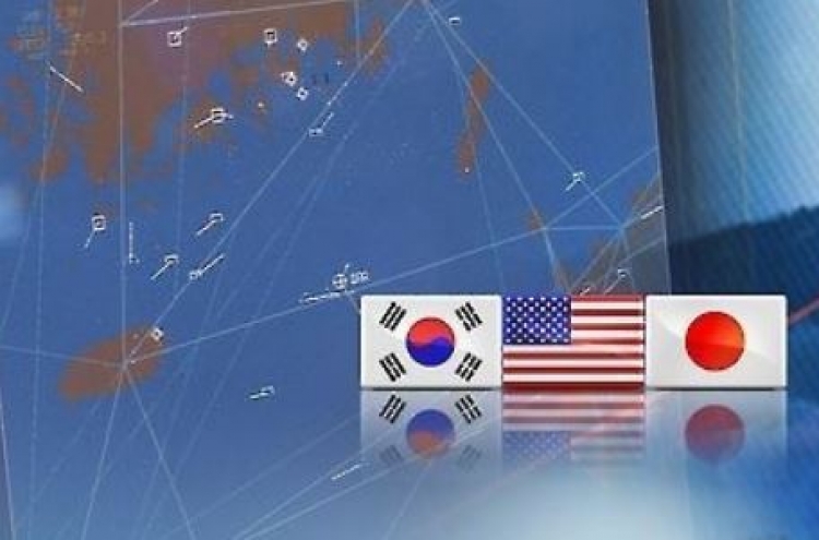 Top military officials of S. Korea, US, Japan hold talks