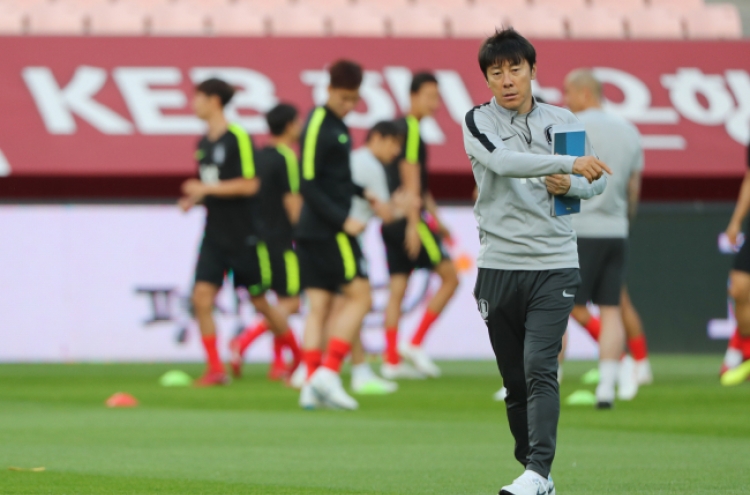 S. Korea to test back three in World Cup tune-up vs. Bosnia and Herzegovina: coach
