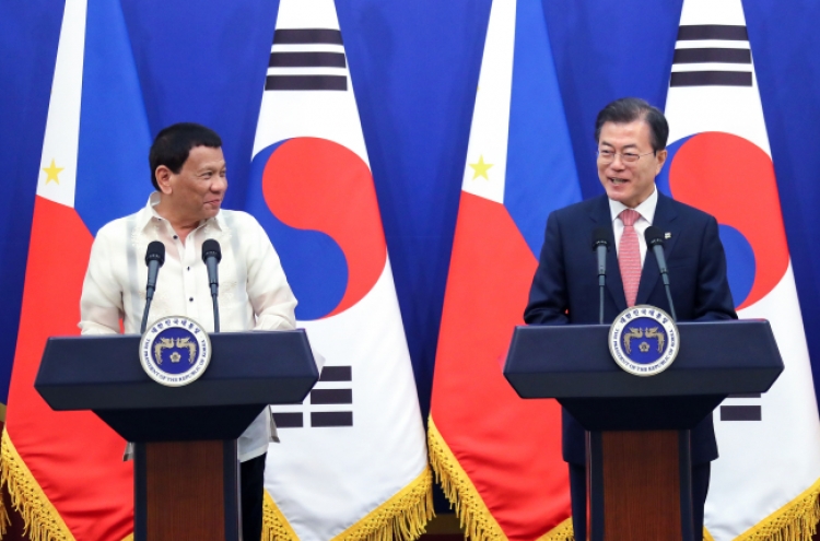 Leaders of S. Korea, Philippines agree to improve ties, boost cooperation