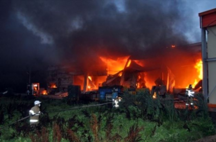 Large fire burns through sweet potato packing factory