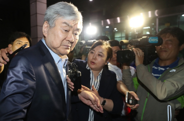 Arrest warrant sought for Korean Air chief on embezzlement, tax irregularities