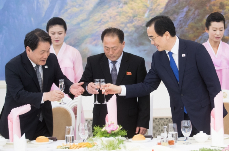 NK holds welcoming dinner for S. Korean basketball players, officials