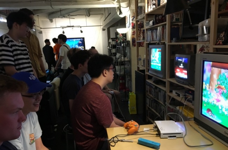 [Feature] Expats keep console game alive despite game’s lack of presence in Korea