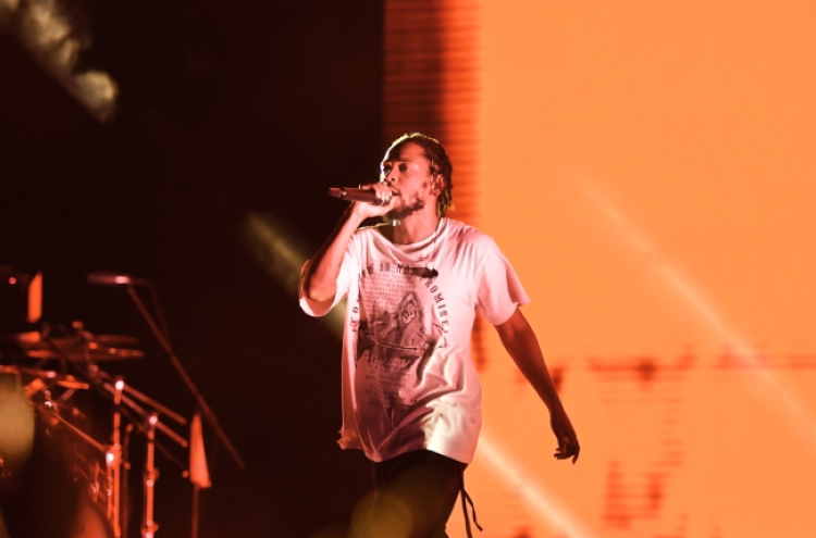 [Herald Review] Kendrick Lamar storms Seoul, despite glitches