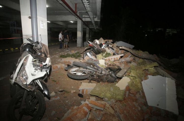 [Newsmaker] Powerful quake rocks Indonesia’s Lombok island, 82 dead