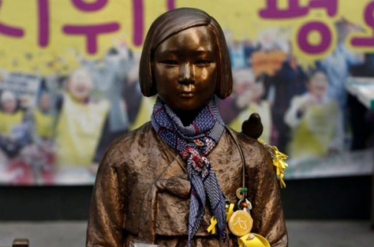 Moon says 'comfort women' issue cannot be resolved diplomatically