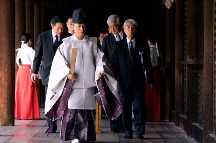 Japanese emperor tries to make amends for his father's war