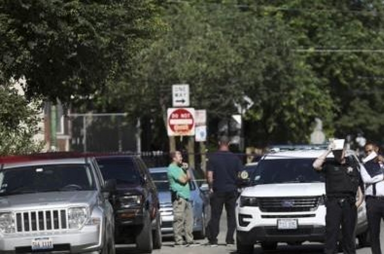 美 시카고 '또 총격의 주말'…3세 아이 포함 26명 총상