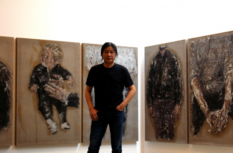 Performance recast into painting: Ma Liuming holds solo exhibition in Seoul
