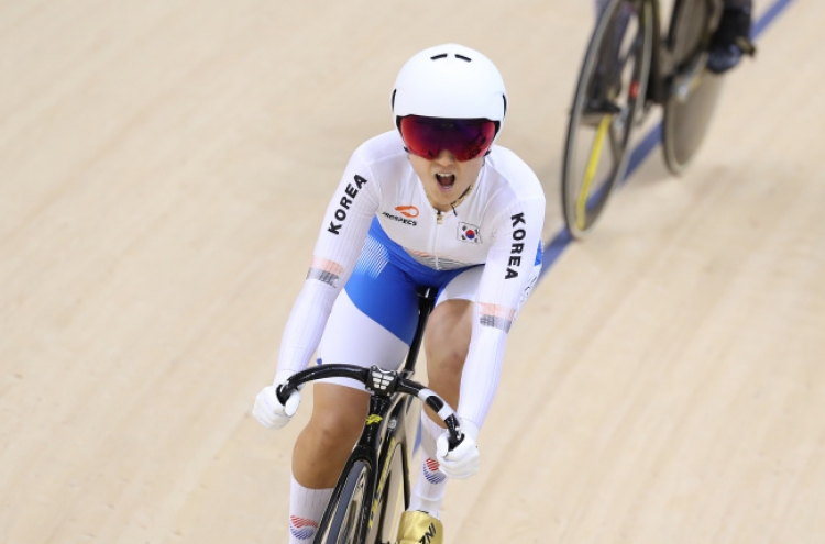 S. Korean cyclist Lee Hye-jin wins silver in women's keirin