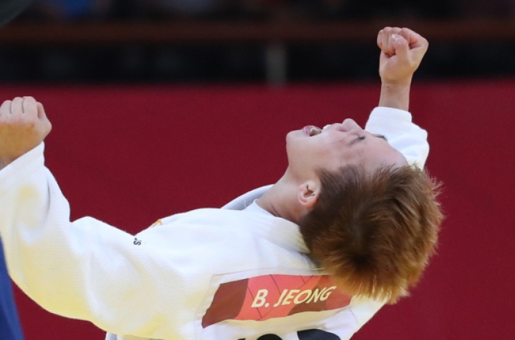 Korea wins 4 medals on Day 1 of judo