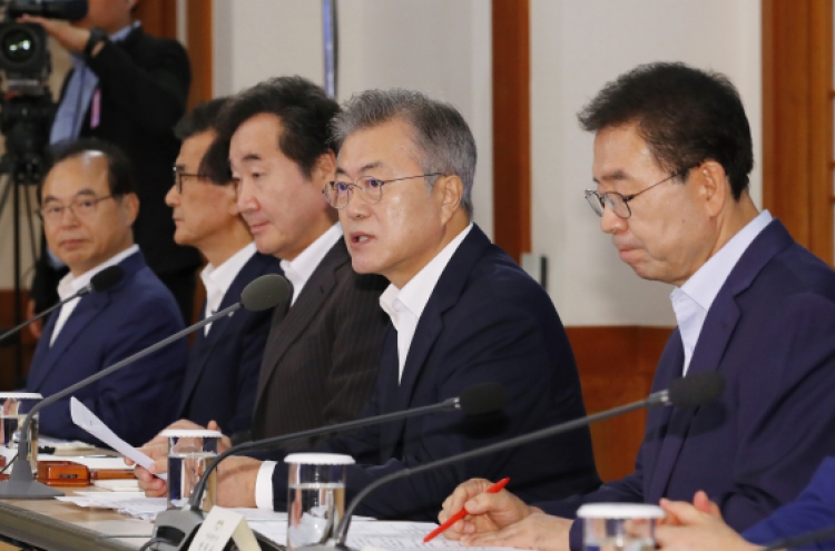 Moon urges local governments' efforts to create jobs