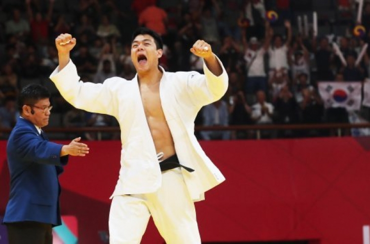 S. Korea's Gwak Dong-han wins gold in men's judo 90kg