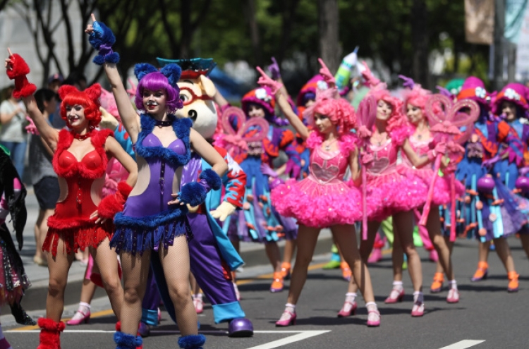 [Photo News] Early Halloween parade takes place in central Seoul