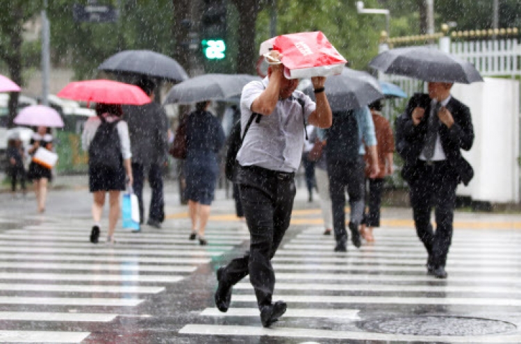 [Weather] Heavy rain to pour down nationwide Monday