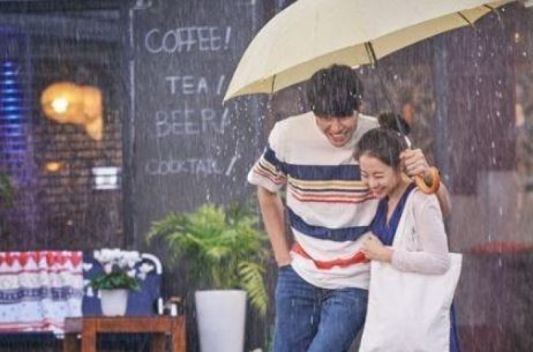 Korean romantic movie tops box office again
