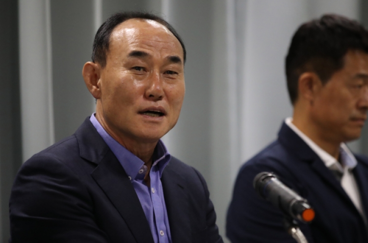 Korea U-23 football coach says team didn't talk about military service during Asian Games