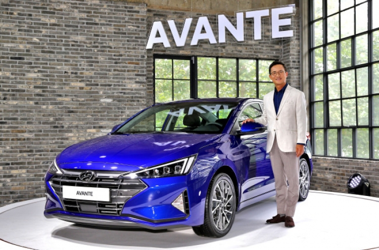 Hyundai unveils facelifted Avante, aims to sell 120,000