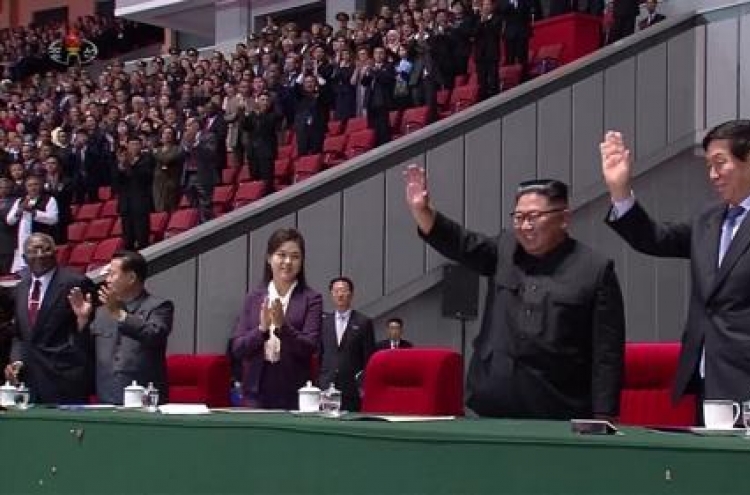 N. Korean leader hosts exclusive performance, banquet for Chinese official