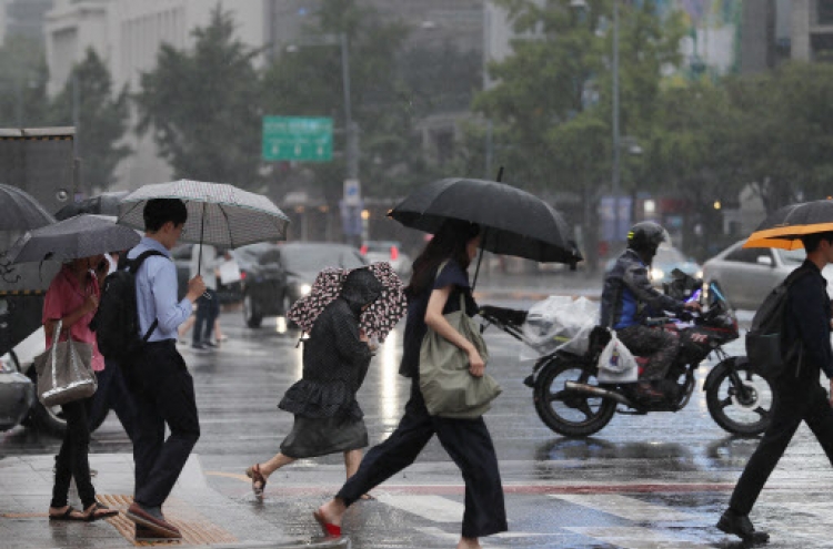 [Weather] Rain to expand nationwide, cease Saturday morning