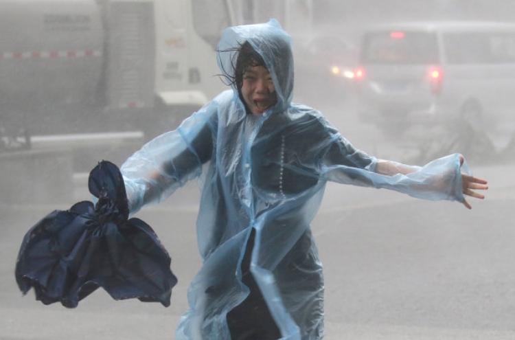 태풍 '망쿳' 필리핀·중화권 강타…사망자 100명 넘을듯