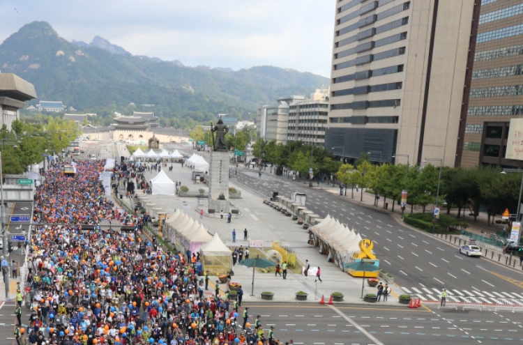 [Photo News] From Gwanghwamun to Han River on foot