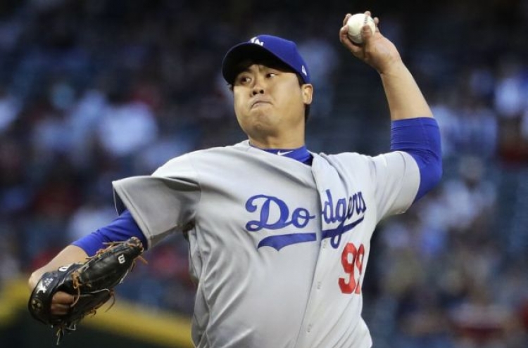 2 Korean pitchers enjoy solid MLB regular seasons; playoffs on horizon