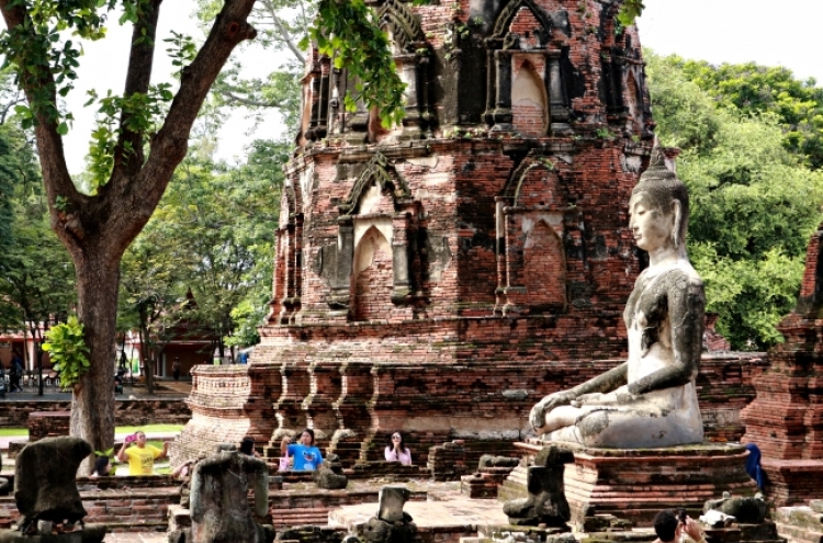 Vestiges of melting pot in fallen city Ayutthaya
