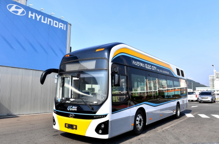 Prime minister proposes hydrogen buses for police