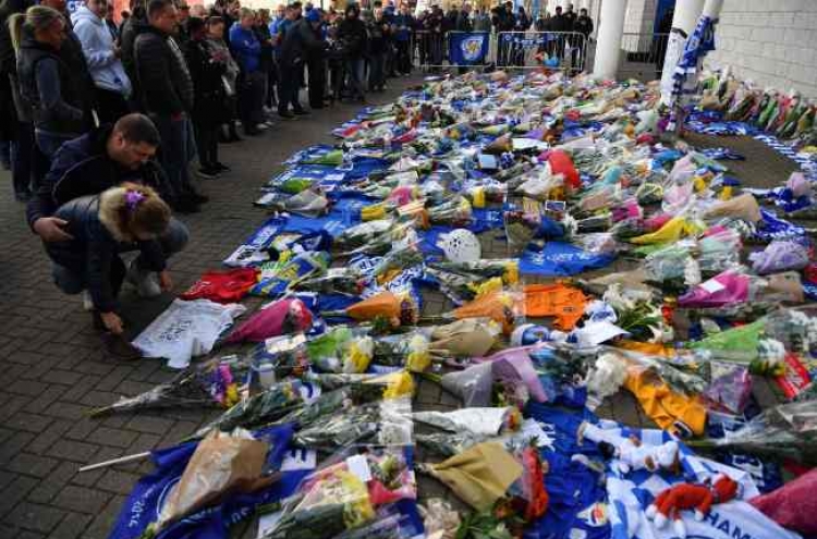 Flowers, wreaths laid at Leicester after helicopter crash