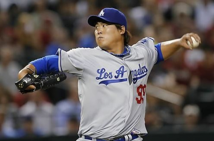 Ryu Hyun-jin to stay with Dodgers for 1 more year after