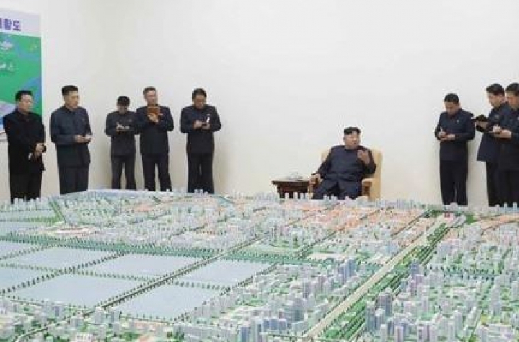 N. Korean leader orders development of gateway city to China
